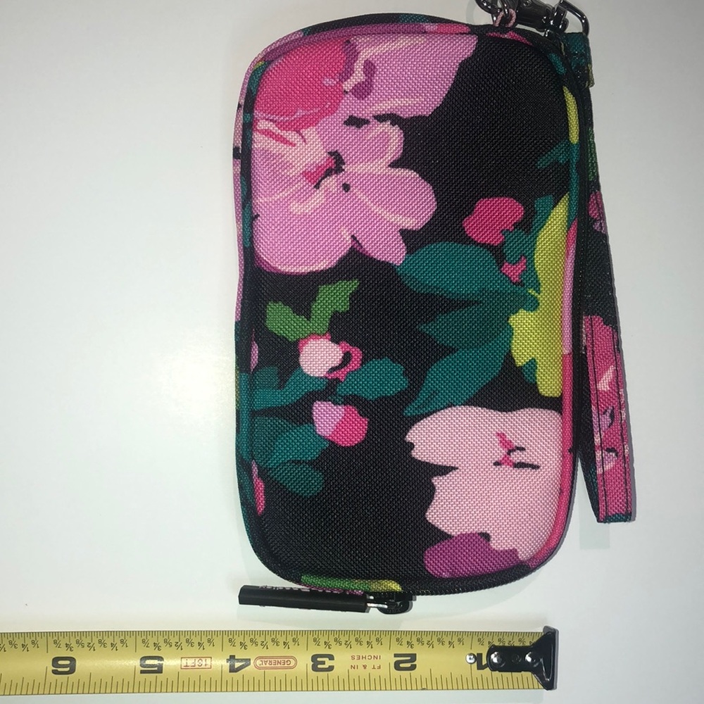 Vera Bradley Wristlet (never used)